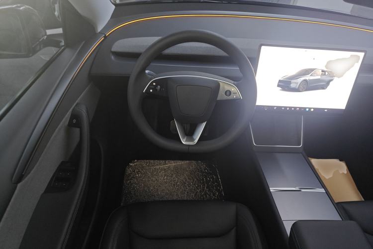 Used Tesla Model Y 2025 Rear-Wheel-Drive Version
