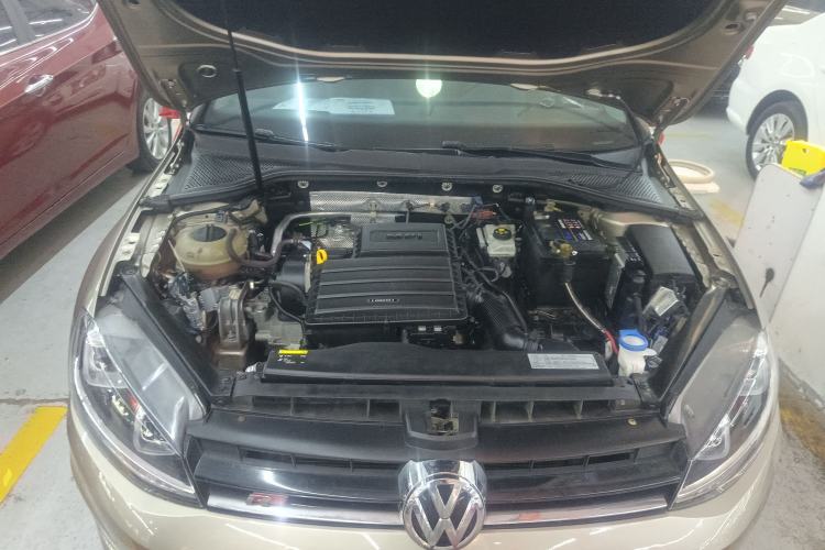 Used Volkswagen Golf 2017 1.6L Automatic Comfort Million-Vehicle Anniversary Edition
