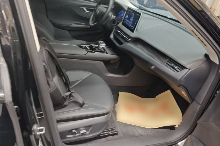 Used Hongqi E-QM5 2022 431 km Charge & Enjoy Edition
