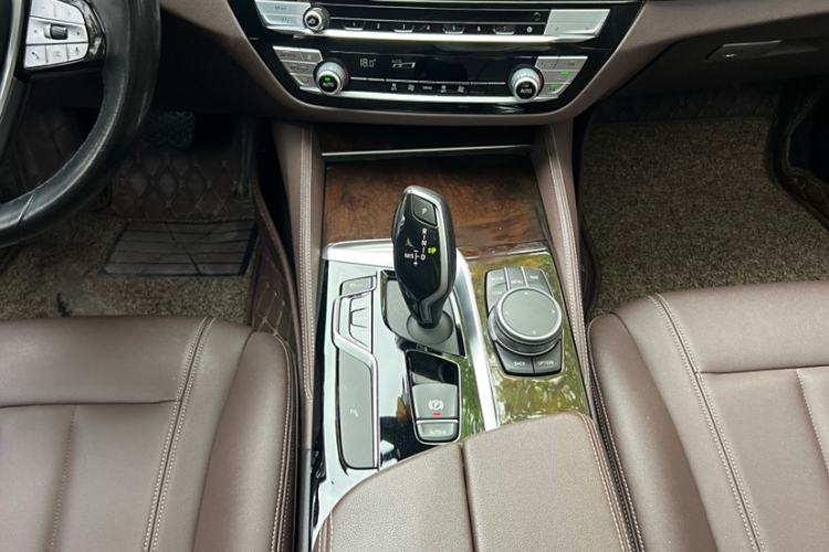 Used BMW 5 Series 2020 525Li Luxury Package
