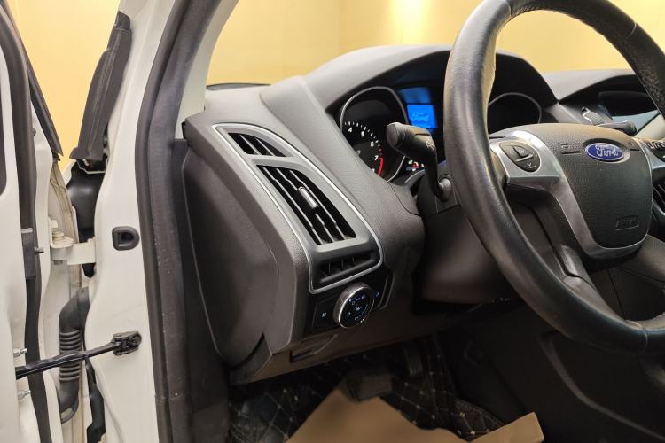 Used Ford Focus 2015 Hatchback 1.6L Automatic Fashion Edition