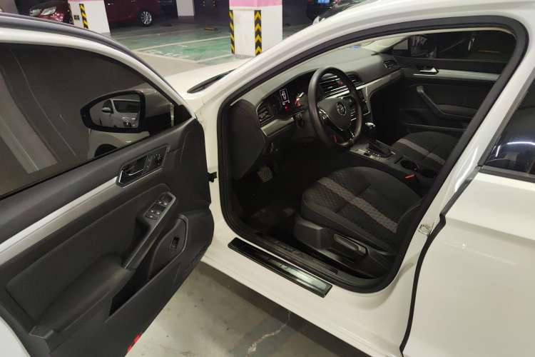 Used Volkswagen Lamando 2019 230TSI DSG Fashion Edition China V Standard
