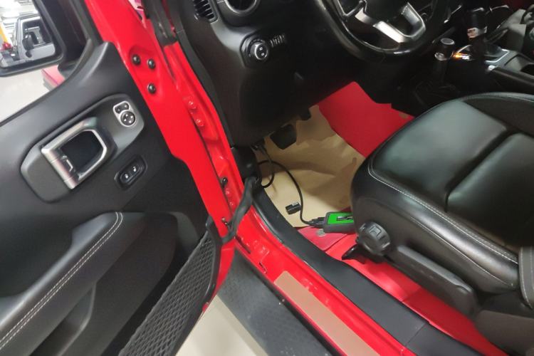 Used  Wrangler 2019 2.0T Sahara Four-Door Version China VI Emission Standard
