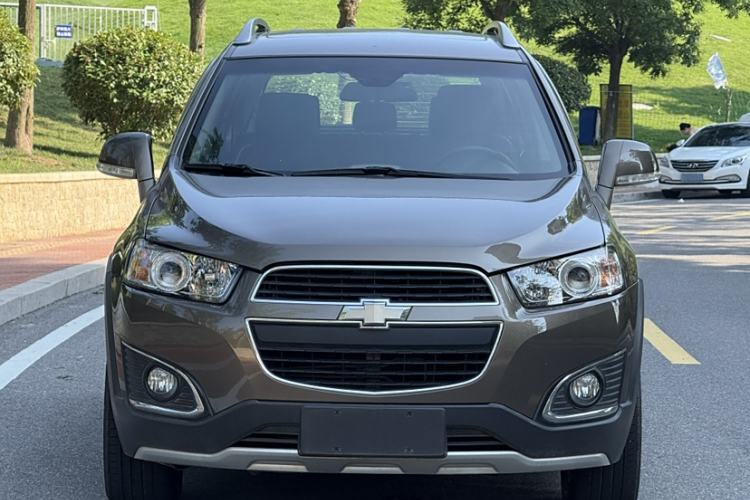 Used Chevrolet Captiva 2015 2.4L 4x4 Flagship Edition 7-Seater
