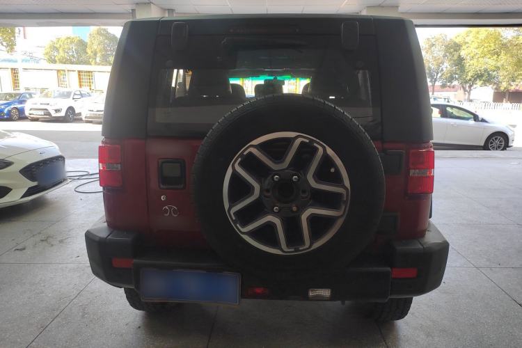 Used  BJ40 2018 40L 2.0T Manual Diesel Four-Wheel Drive Prestige Edition
