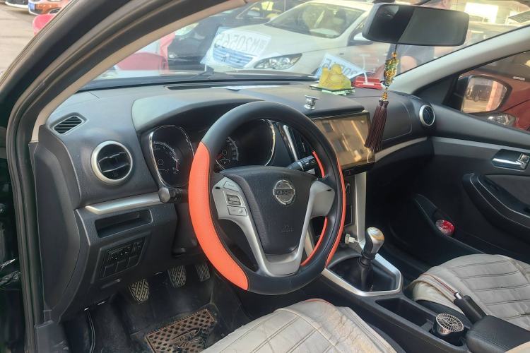 Used Venucia T70 2015 2.0L Manual RuiQu Version
