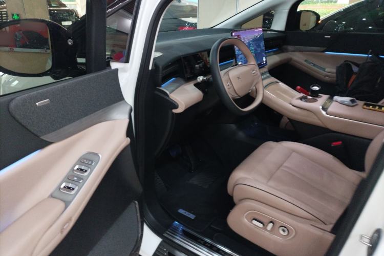 Used XPeng X9 2024 640 All-Wheel Drive High-Performance Max
