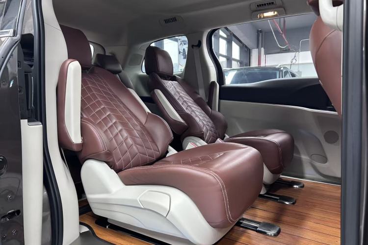 Used Buick GL8 2023 Land Executive Class Smart Enjoyment Model
