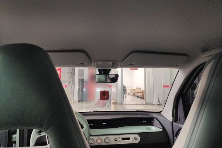 Used Wuling Hongguang MINIEV 2021 Macaron Sandwich Model 120 km Lithium Iron Phosphate