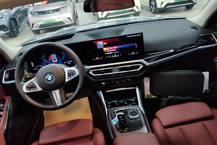 Used BMW i3 2023 eDrive 40 L Midnight Sports Package
