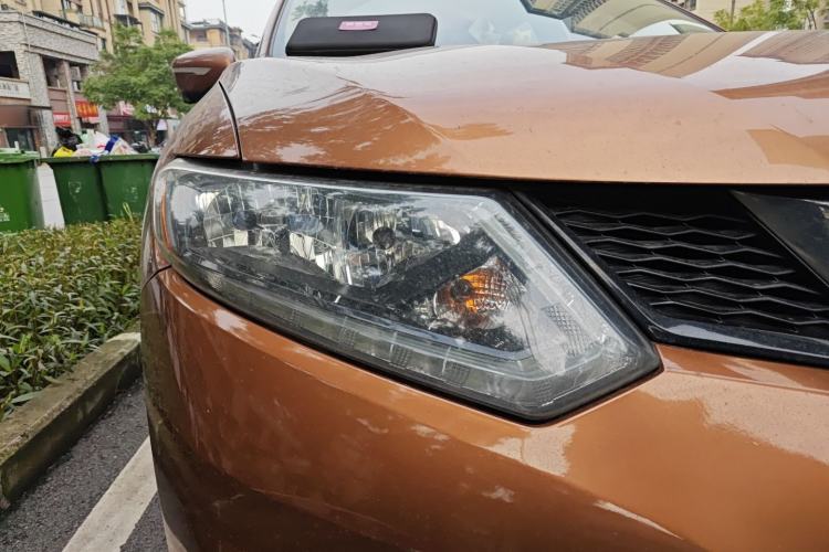 Used Nissan X-Trail 2015 2.0L CVT Comfort MAX Edition 2WD
