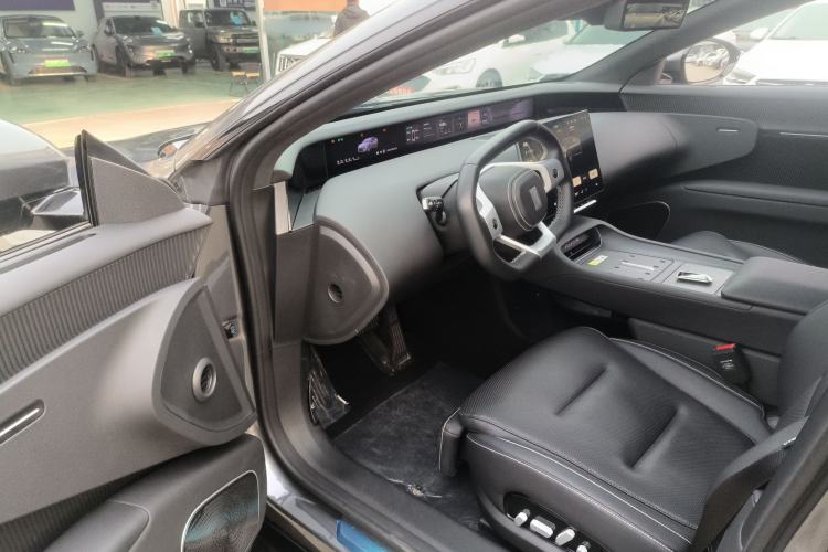 Used  12 2025 Ultra Extended-Range Edition
