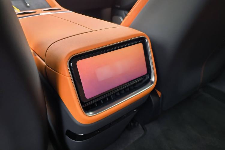 Used  YU7 2025 Ultra-Long Range High-Performance All-Wheel-Drive Max Edition
