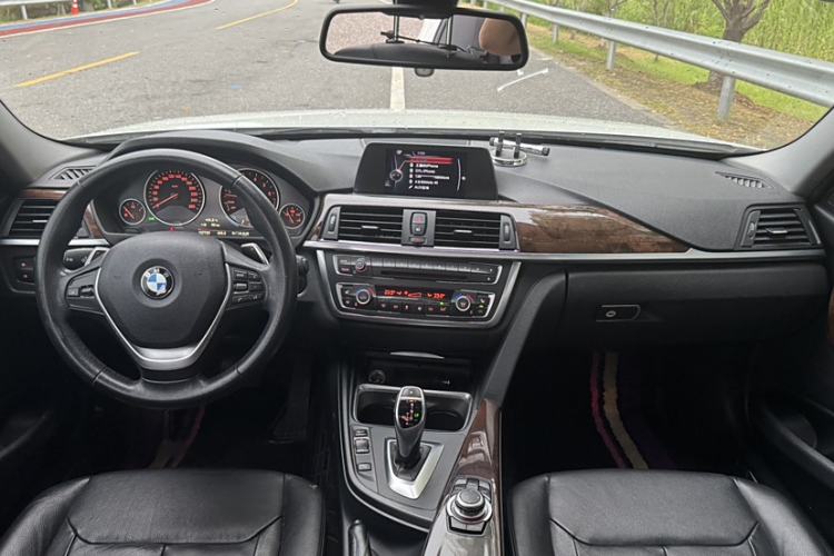 Used BMW 3 Series 2015 320Li Luxury Design Package
