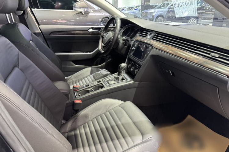 Used Volkswagen Magotan 2019 330TSI DSG Luxury Version China VI Standard
