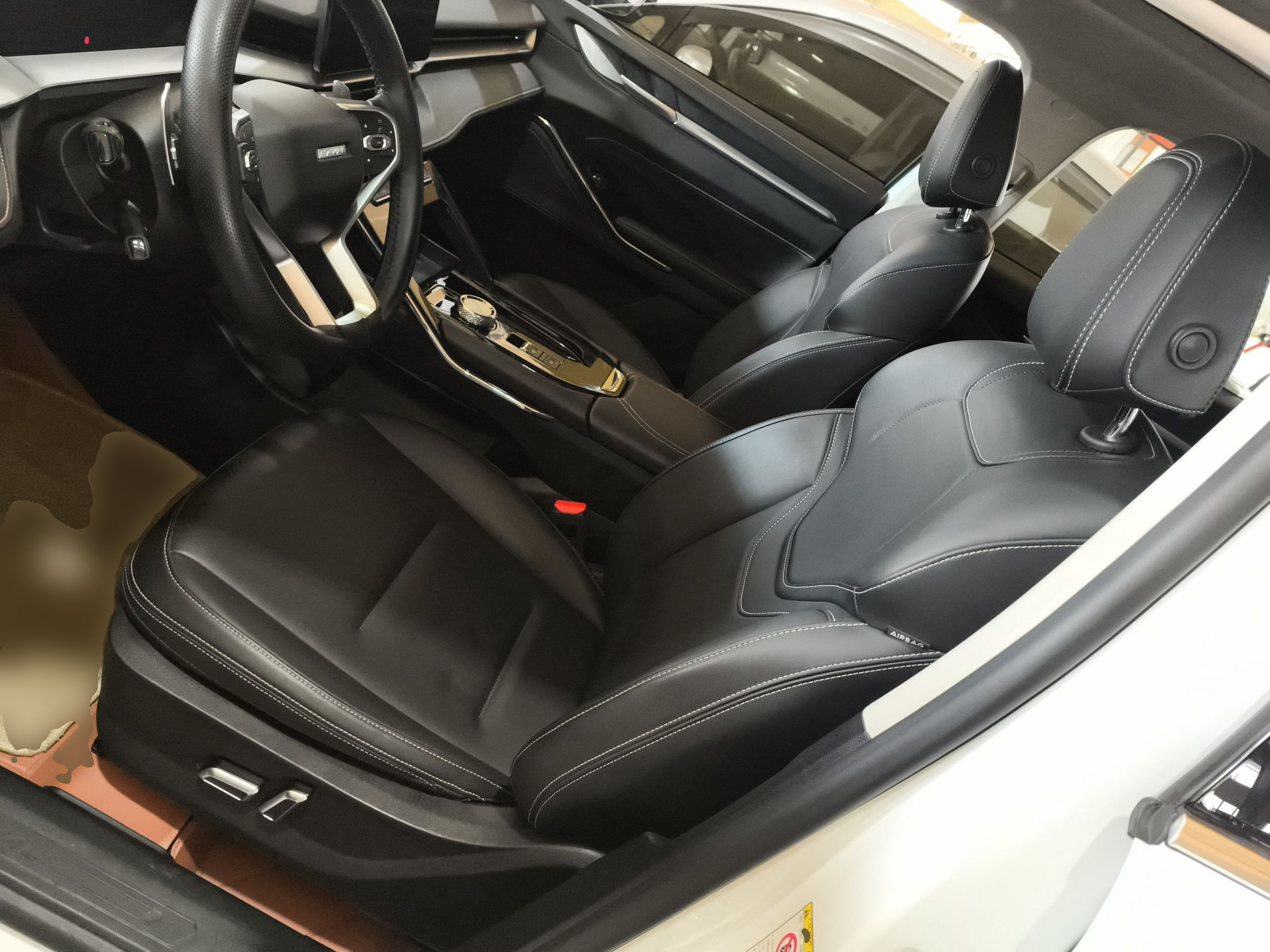 Переднее сиденье в автомобиле