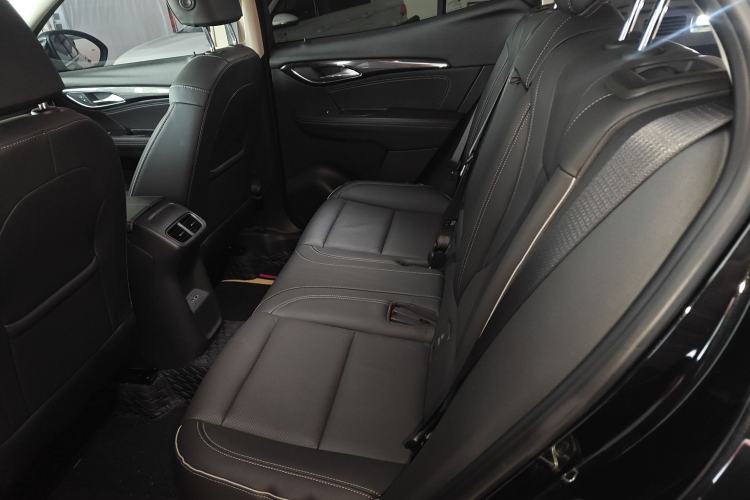 Used Buick Envision 2022 Facelift Encore S 652T Two-Wheel-Drive Luxury Model
