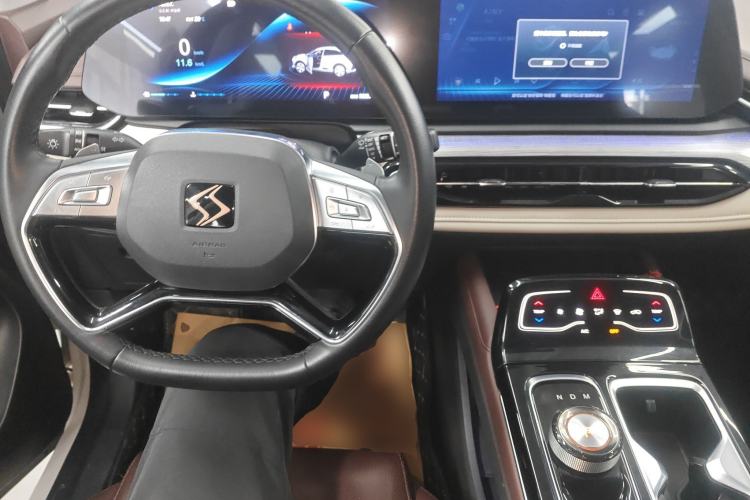 Used SOL QX 2021 300T DCT Prestige Smart Connectivity Version