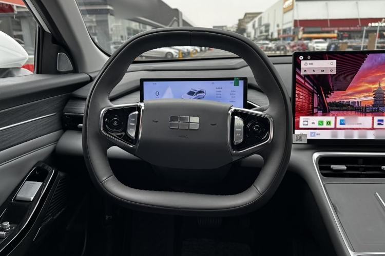 Used  L6 2025 EM-i 140km Explorer+ Edition