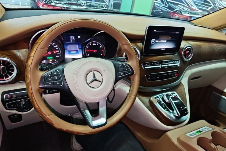 Used Mercedes-Benz V-Class 2018 V 260 L Prestige Extended Version China VI
