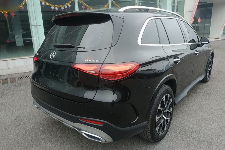 Used Mercedes-Benz GLC 2023 GLC 260 L 4MATIC Luxury Model 5 Seats
