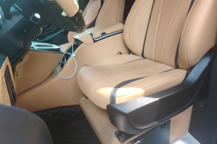 Used Mercedes-Benz Vito 2023 2.0T Elite Version 7 Seats