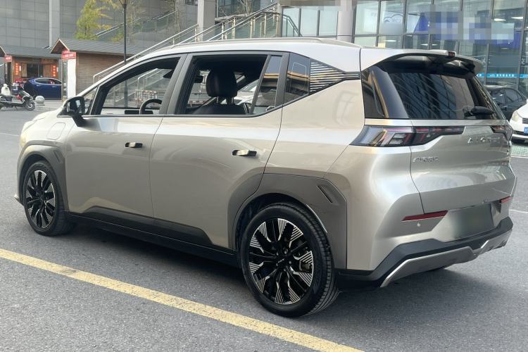 Used AION Y 2022 70 Tech Edition Lithium Iron Phosphate
