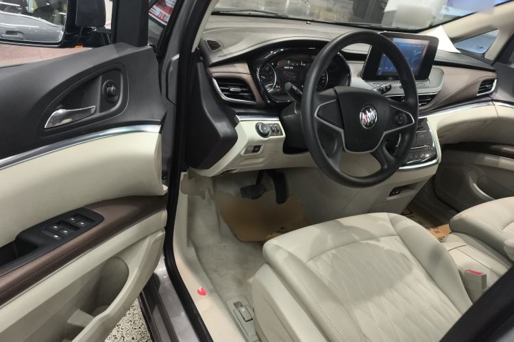 Used Buick GL8 2023 Land Executive Class Comfort Model
