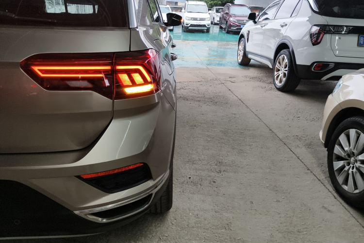 Used Volkswagen T-ROC 2019 280TSI DSG Two-Wheel Drive Comfort Version China VI Standard
