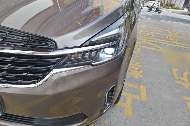 Used Buick GL8 2021 Land Cruiser Executive Class 652T Luxury Model
