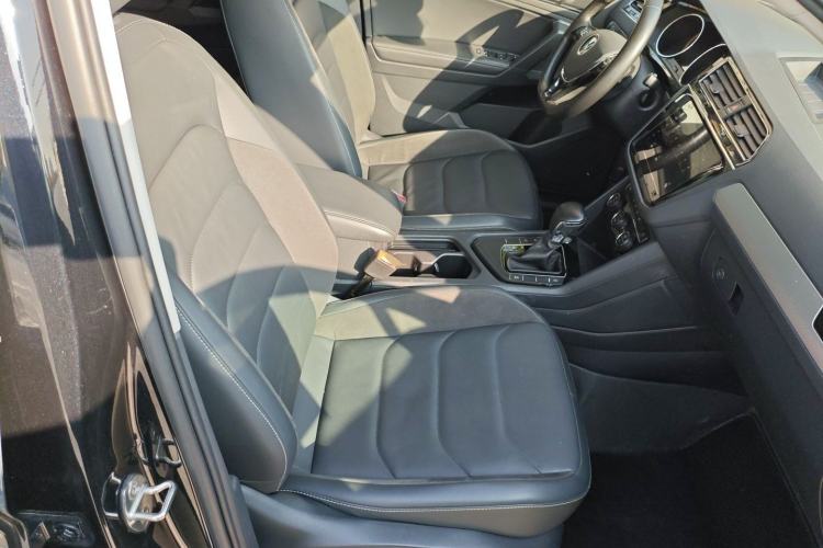 Used Volkswagen Tiguan L 2021 330TSI Automatic Two-Wheel Drive Smart Edition
