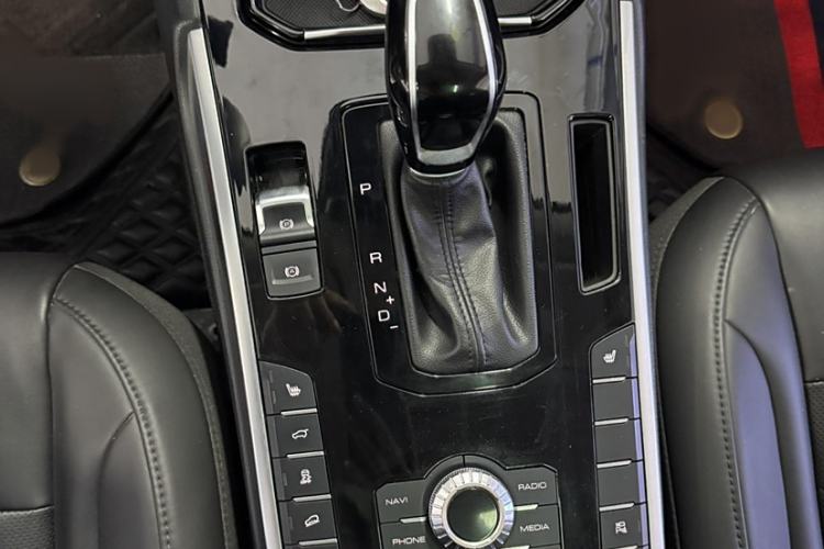 Used Wey VV7 2017 2.0T Ultra-Luxury Version
