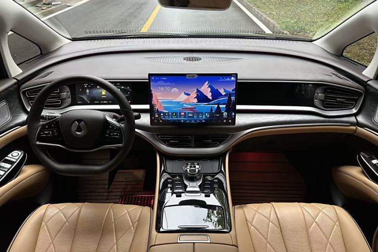 Used Denza D9 2024 DM-i 980 Four-Wheel Drive Prestige Model
