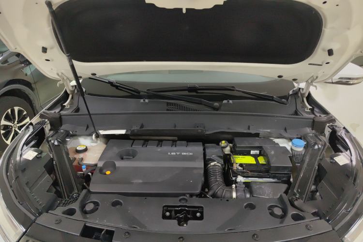 Used  Lingyun 2019 1.6T Two-Wheel Drive Diamond Edition
