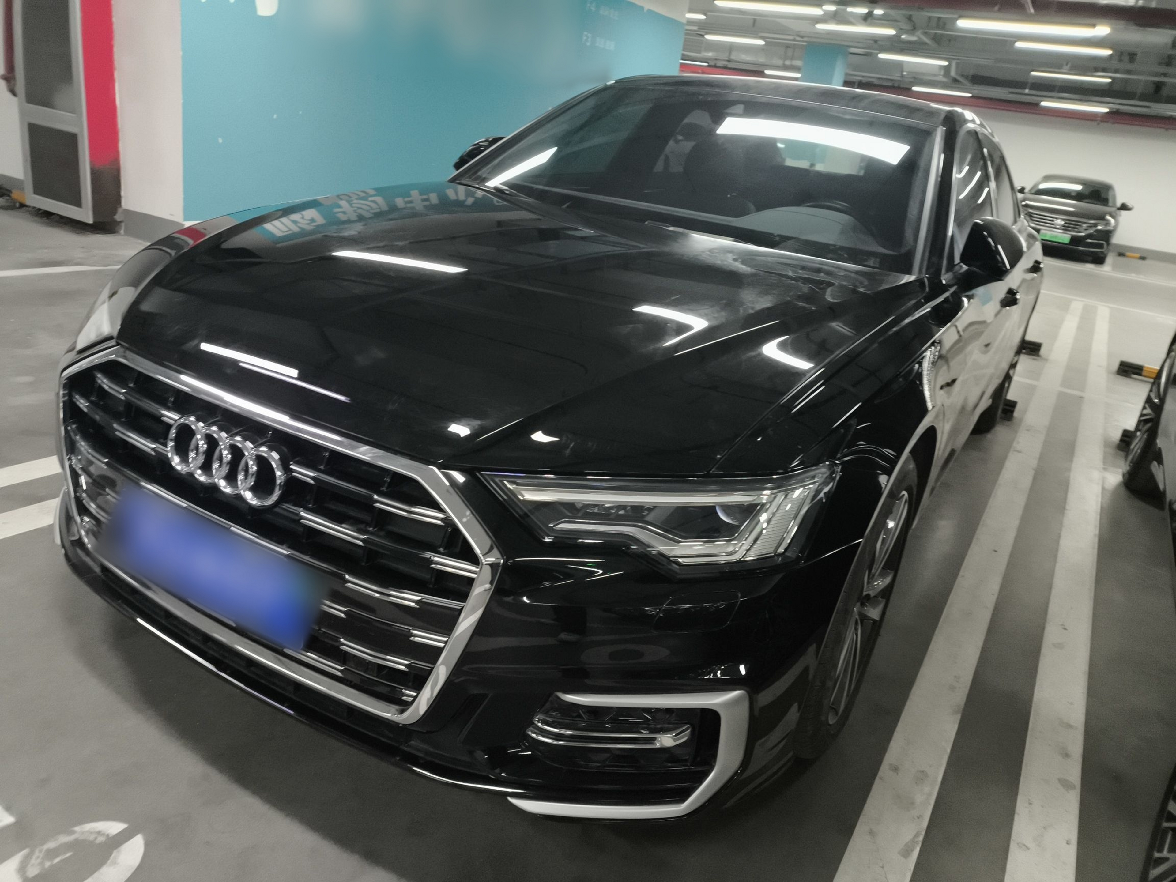 Под передней частью автомобиля