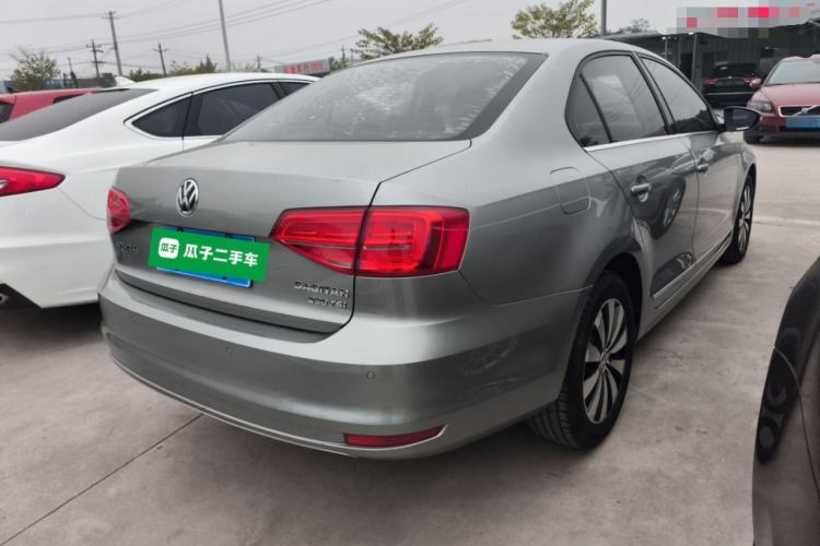 Used Volkswagen Sagitar 2017 230TSI Automatic Comfort Version
