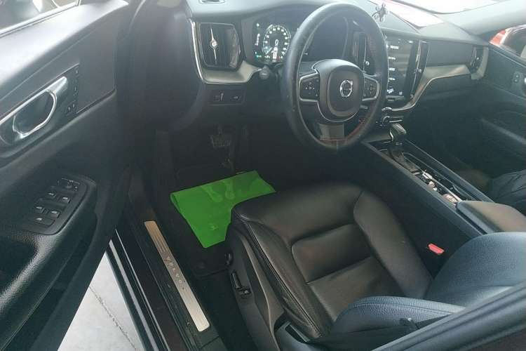 Used Volvo XC60 2018 T5 4x4 Zhiyi Edition
