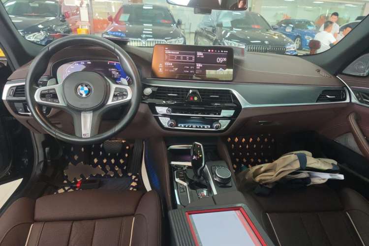 Used BMW 5 Series 2022 Second Facelift 530Li Luxury Version M Sport Package
