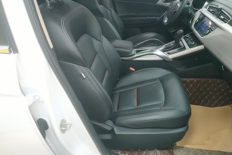 Used Geely Auto Emgrand X7 Sport 2018 1.8TD Automatic Two-Wheel Drive Smart Connect 4G Internet Edition
