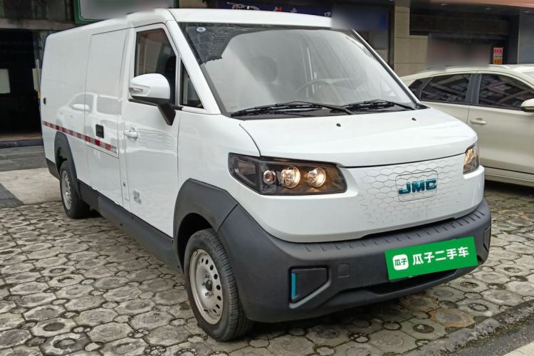 Used JMC E-Roadrunner 2023 E630 Van Deluxe Edition 41.86 kWh
