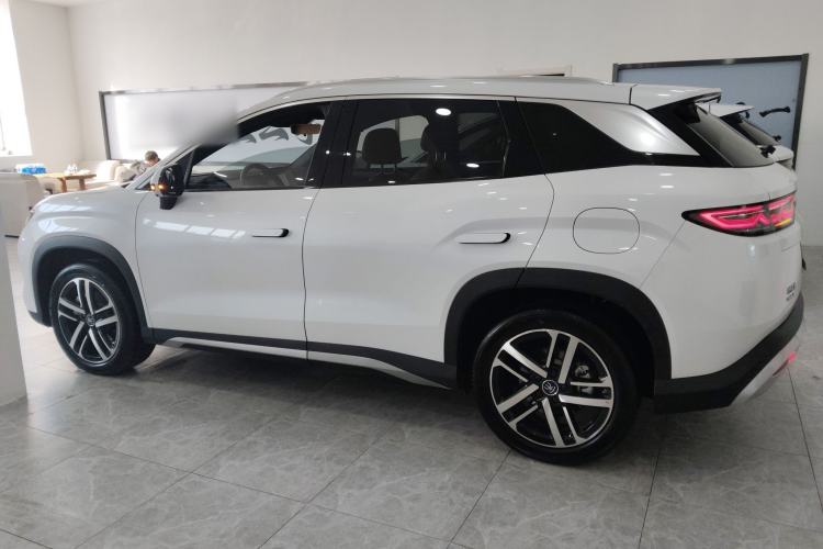 Used BYD Song L DM-i 2024 112 km Beyond Edition
