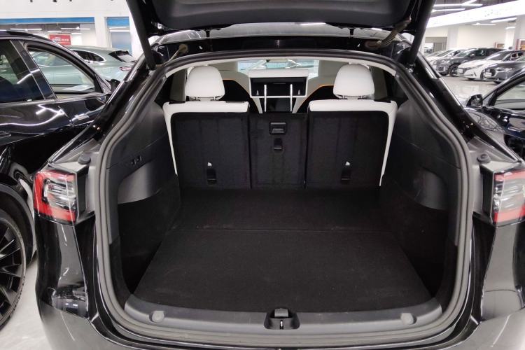 Used Tesla Model Y 2022 Long-Range All-Wheel-Drive Version