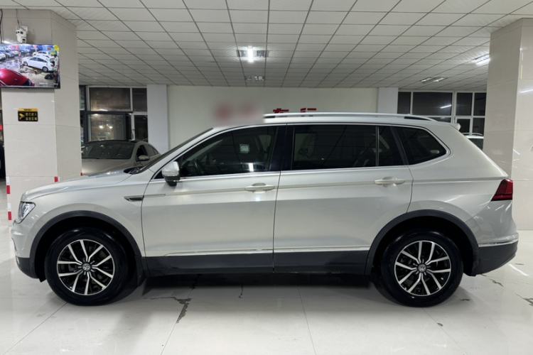 Used Volkswagen Tiguan L 2017 330TSI Automatic Two-Wheel Drive Luxury Edition
