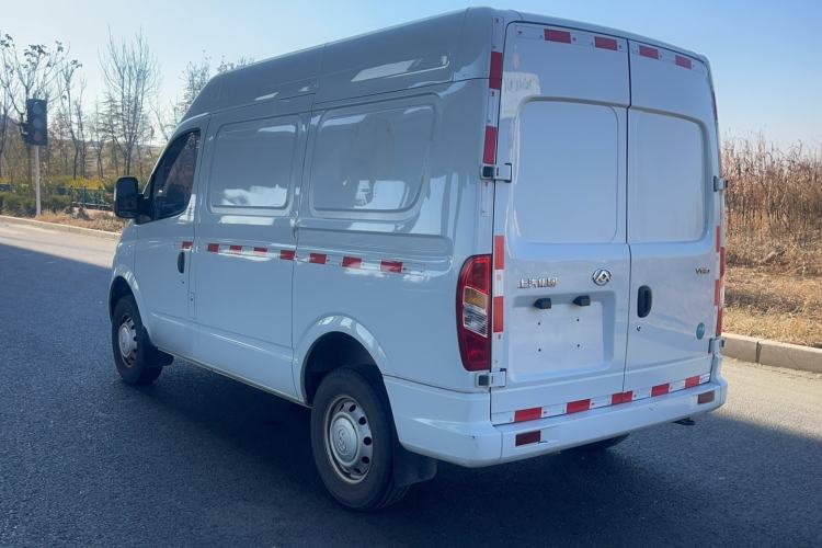 Used SAIC MAXUS Xintu V80 2021 2.0T Manual Classic City Delivery King Short Wheelbase Ultra-Low Roof 3-Seater
