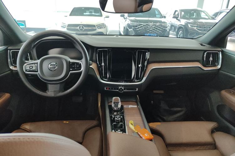 Used Volvo S60 2022 B4 Zhiyuan Luxury Edition
