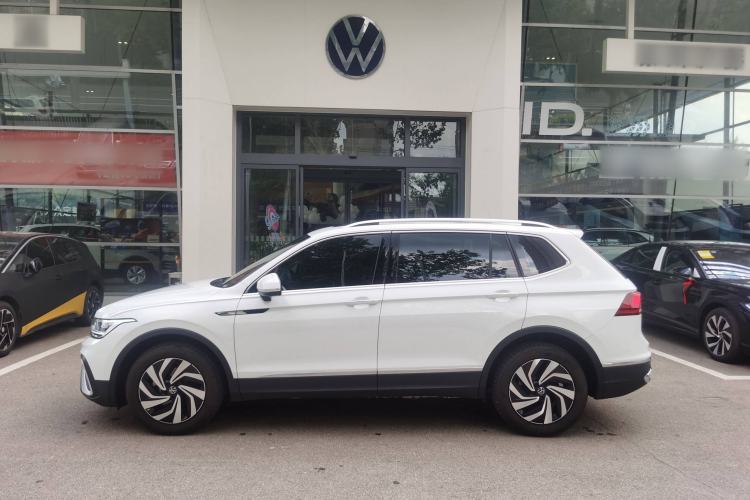 Used Volkswagen Tiguan L 2024 300TSI Automatic Two-Wheel Drive Smart Edition
