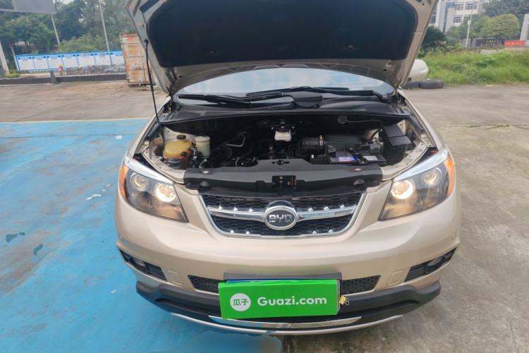 Used BYD S6 2014 2.4L Automatic Prestige 7-Seater
