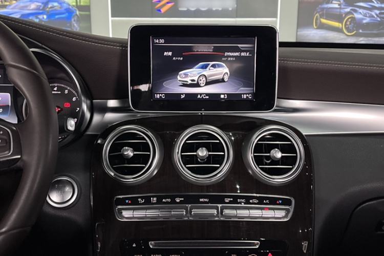 Used Mercedes-Benz GLC 2018 Facelift GLC 260 4MATIC Luxury Edition
