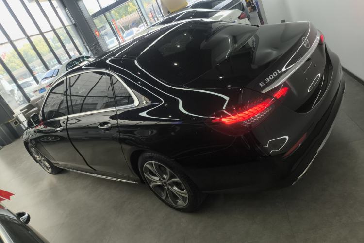 Used Mercedes-Benz E-Class 2021 Restyled E 300 L Sporty and Stylish Edition
