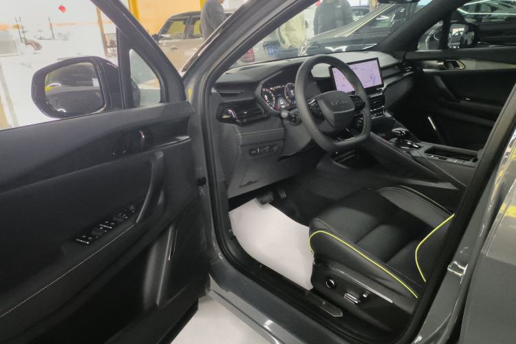 Used Lynk & Co 06 2023 Remix 1.5T Dynamic Halo
